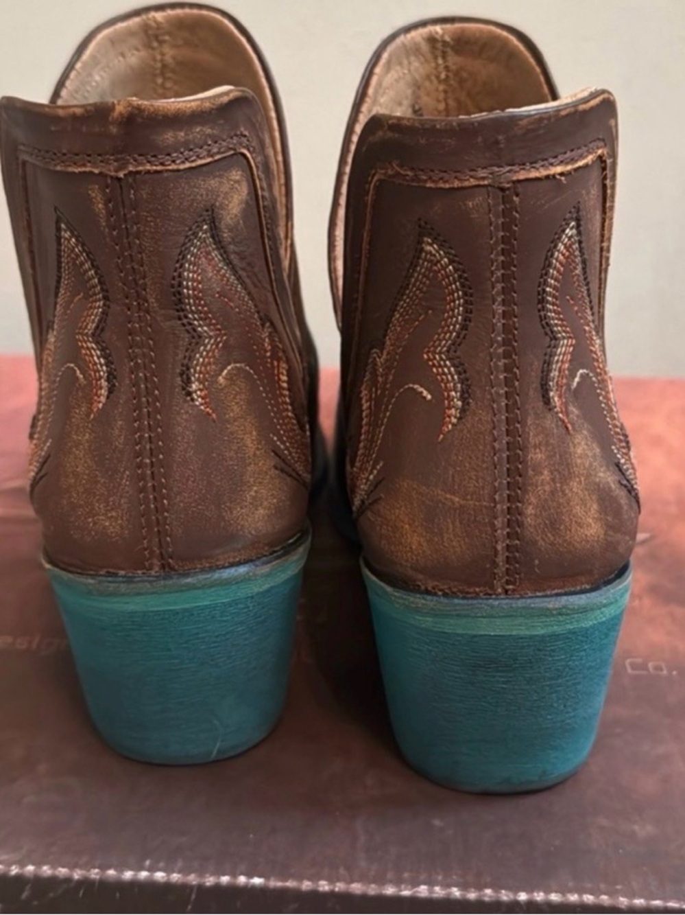 Circle G by Corral Ladies Cognac Embroidered Cowboy Booties - Picture 2 of 4